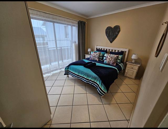 2 BEDROOM APARTMENT FOR SALE IN HARTENBOS CENTRAL